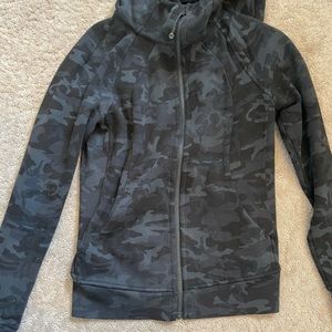 Lululemon scuba hoodie zip up Camo size 8